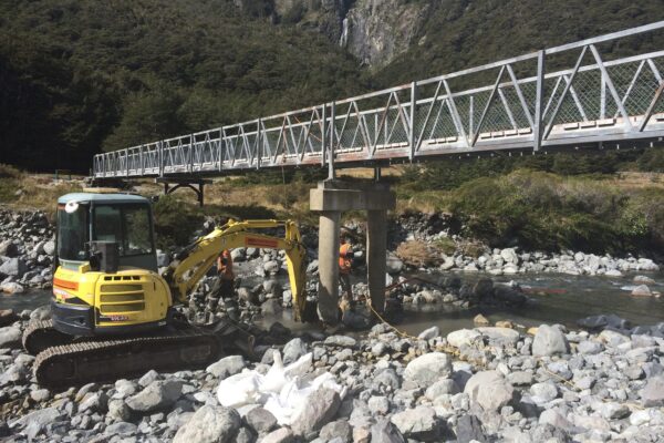 hgm_construction-christchurch-image-power_infrastructure-bridge-construction-13