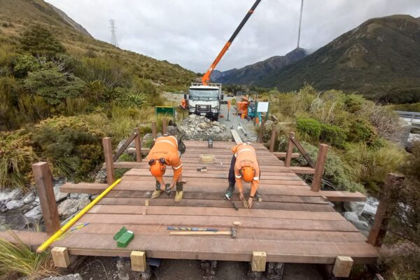 hgm_construction-christchurch-image-power_infrastructure-bridge-construction-6